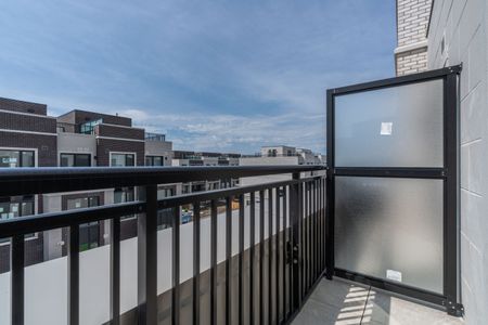 For Lease - 6 Red Squirrel Lane Unit# C-308, Richmond Hill, Ontario - Photo 2