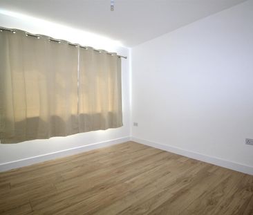2 Bedroom Maisonette - Garden To Let - Photo 4