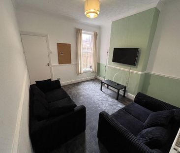 4 bedroom house to rent - Photo 1