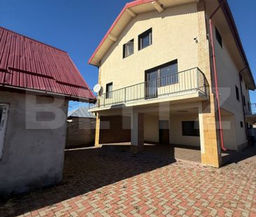 Casă mare, 9 camere, curte 1000 mp – disponibilă pentru - Fotografie 6