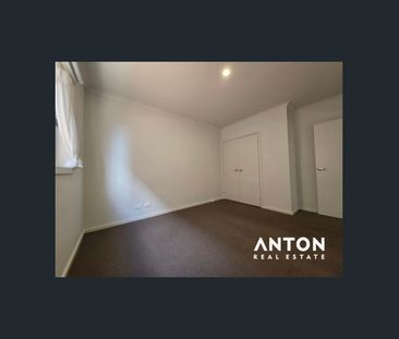 Modern & Spacious Family Living in the Heart of Tarneit - Photo 5