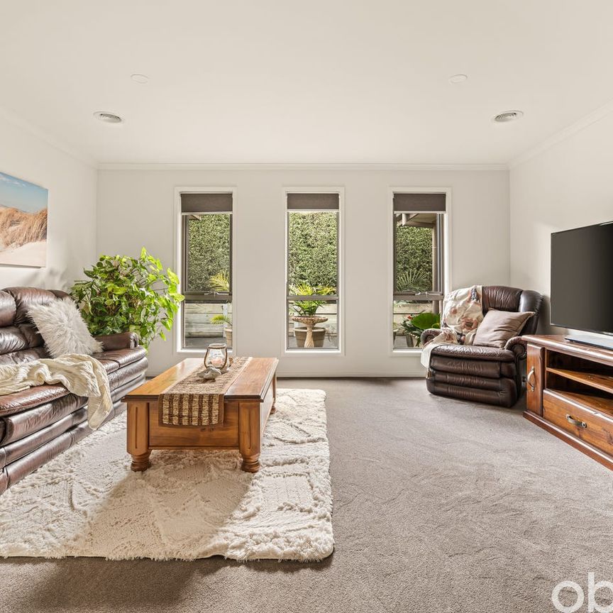 Imagine Spacious Family Living & Entertaining. Can You Picture It? - Photo 1