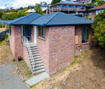 Family Home With Views - Photo 5