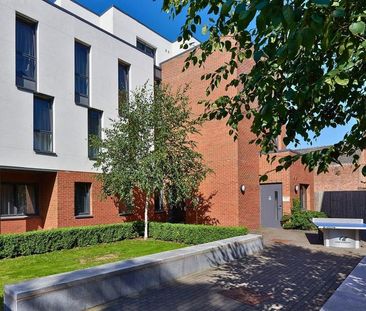 1 bedroom in a flat share to rent - Photo 5