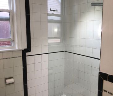 For Lease - 1 Ash Crescent Unit# Main Fl, Toronto, Ontario - Photo 4