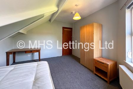 4 Bedroom Apartment for rent in Queens Road - Photo 3