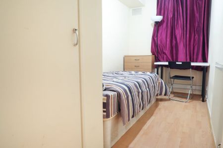 Room in a Shared Flat, Bow Central Line, E3 - Photo 5