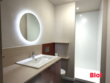 Location Appartement 1 pièce 41m² FOUGERES 35300 - Photo 2