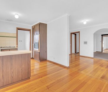 49 Freeman Crescent, Mill Park VIC 3082 - Photo 6