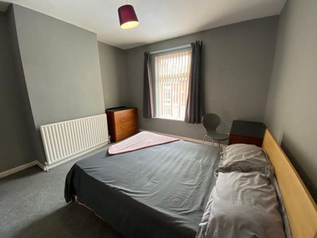 3 bedroom house share to rent - Photo 4