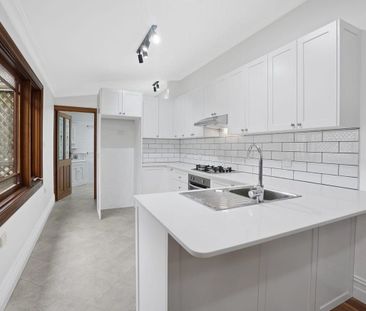Two Bedroom House with Parking - Photo 4