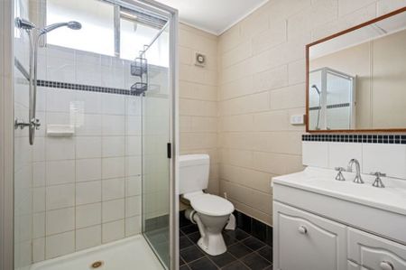 Modern & Fully Furnished Townhouse in Sought-After Kambalda West - Photo 4