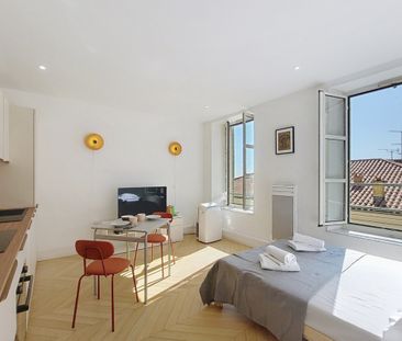 Port de Nice - studio de 26 M2 meublé - à louer - Photo 2