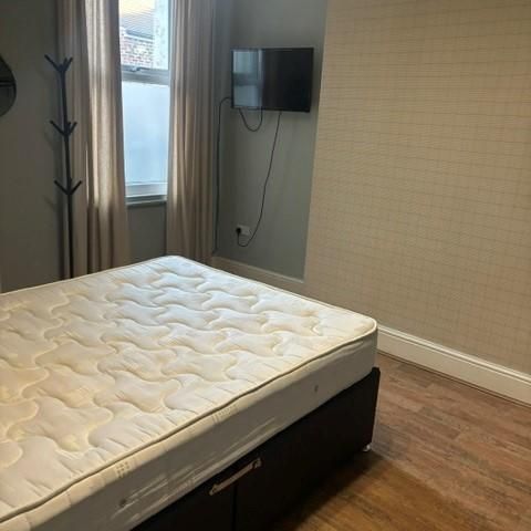 2 bedroom semi-detached house to rent - Photo 1