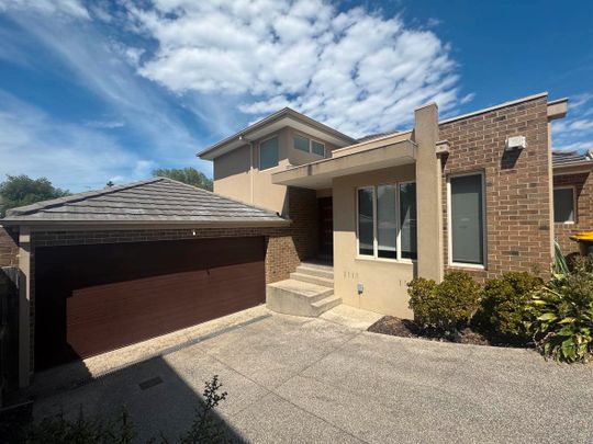 3/10 Aberdeen Avenue, Greenvale VIC 3059 - Photo 1