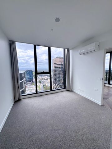 Luxurious 4-Bedroom Penthouse in the Heart of Box Hill - Photo 4