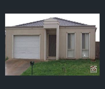 CLOSE TO SCHOOLS, SHOPS AND PARKLAND! - Photo 4