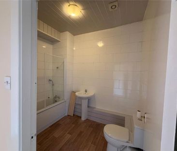 3 bedroom apartment to rent - Photo 5