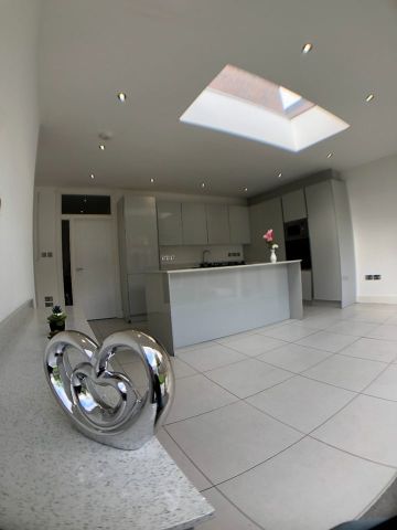 Room in a Shared House, Cedar Road, NW2 - Photo 3