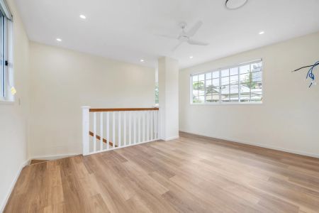 Near New Luxury Home in Dutton Park! - Photo 3