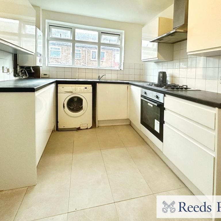 2 bedroom terraced house to rent - Photo 1