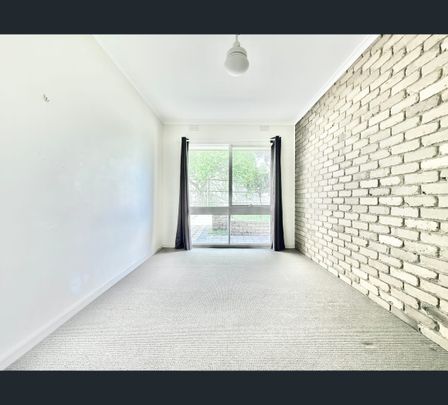 16 Parkhill Drive, Ashwood, Vic 3147 - Photo 1