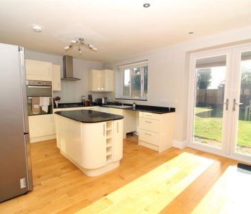 3 bedroom semi-detached house to rent - Photo 5