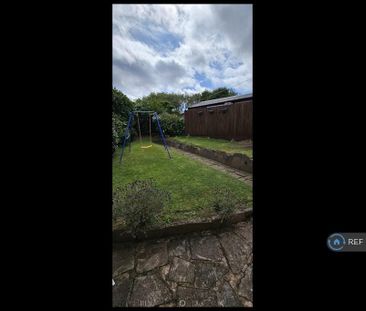 3 bedroom semi-detached house to rent - Photo 5