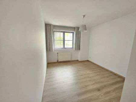 Gelijkvloers appartement met 2 slpks en terras in Alken - Photo 4