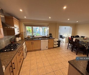 1 bedroom in a house share to rent - Photo 4