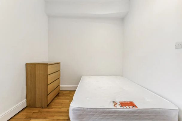 1 bedroom flat in Camden - Photo 1