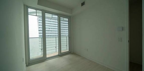 Burnhamthorpe/ Confederation Corner Unit Lrg 2Bdrm +Den Lrg Windows - Photo 2