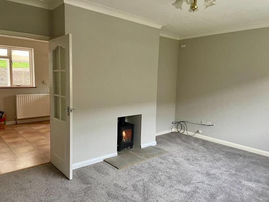 3 bedroom detached bungalow to rent - Photo 1