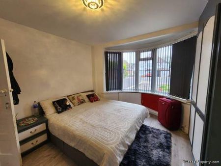 3 bedroom property to rent in West Drayton - Photo 2