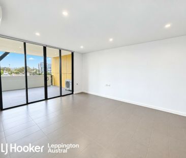 Modern Two-Bedroom Apartment with Spacious Balcony - Photo 6