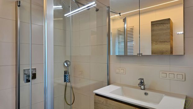 Rustig gelegen vrijstaande gezinswoning met ruime tuin in Eeklo! - Foto 1