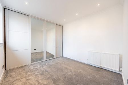 2 bedroom semi-detached house to rent - Photo 5