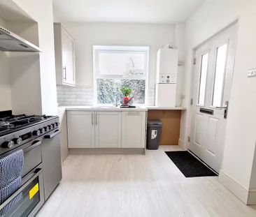 5 bedroom property to rent - Photo 1