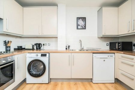 Spencer Way, Shadwell, E1 - Photo 2