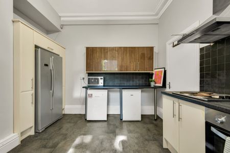 2 Winstanley Terrace Leeds - LS6 1DS - Photo 2