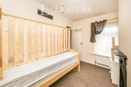 2 bedroom house to rent Fairfax Road, Colchester, CO2 - Photo 4