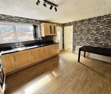 3 bedroom end of terrace house to rent - Photo 4