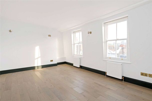 Two bedroom period conversion in the heart of Exmouth Market - Photo 1