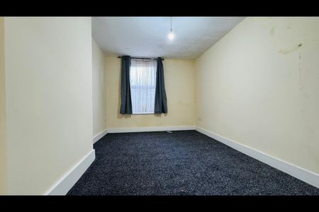 3 Bed Terraced House, Strone Road, E12 - Photo 4