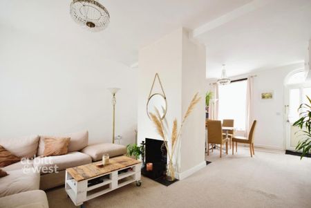 3 bedroom terraced house to rent - Photo 2