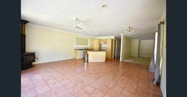 Welcome to 14 Rodeo Drive, North Casino - Photo 1