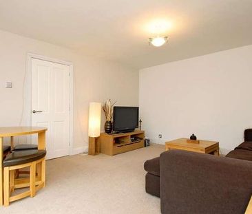 Petworth Court, Bath Road, Reading, RG1 - Photo 1