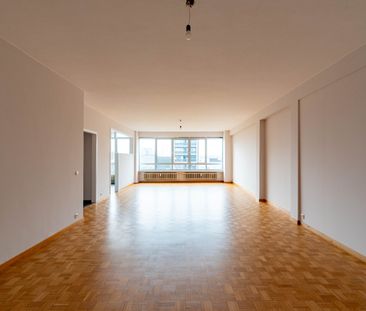 Riant appartement met 2 ruime slaapkamers - Photo 2