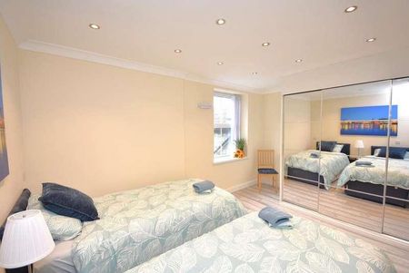 Victoria Road Penarth, CF64 - Photo 4