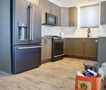 For Lease - 189 Dr Richard James Crescent, Loyalist, Ontario - Photo 4